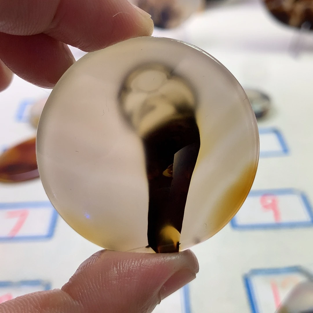 两***极未镶嵌玛瑙/玉髓珠宝半成品