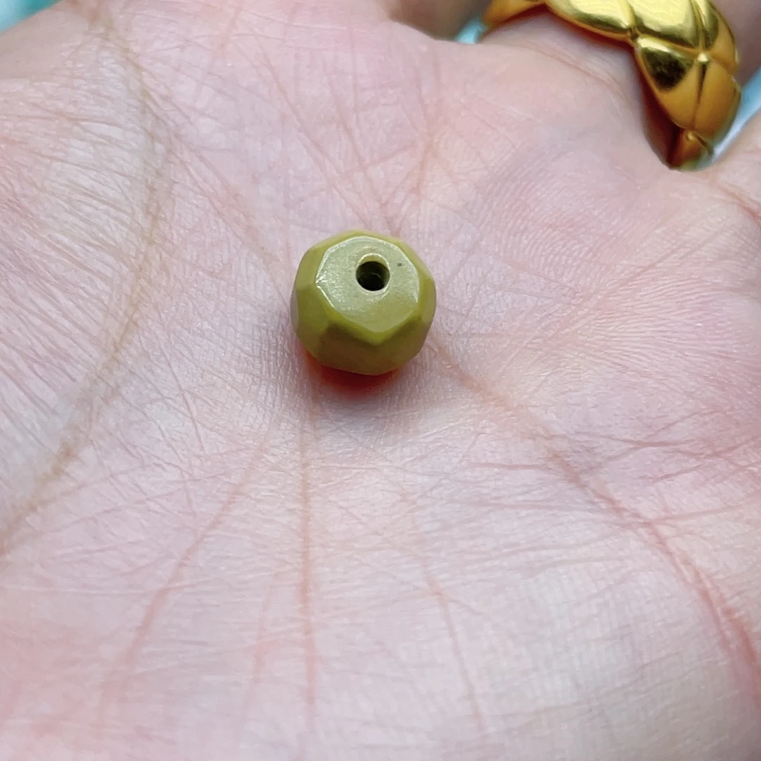 龙***海南红玛瑙未镶嵌珠宝奇石