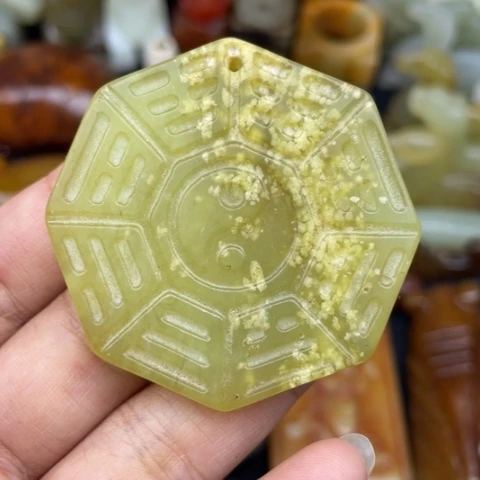 未镶嵌蛇纹石玉颈饰127
