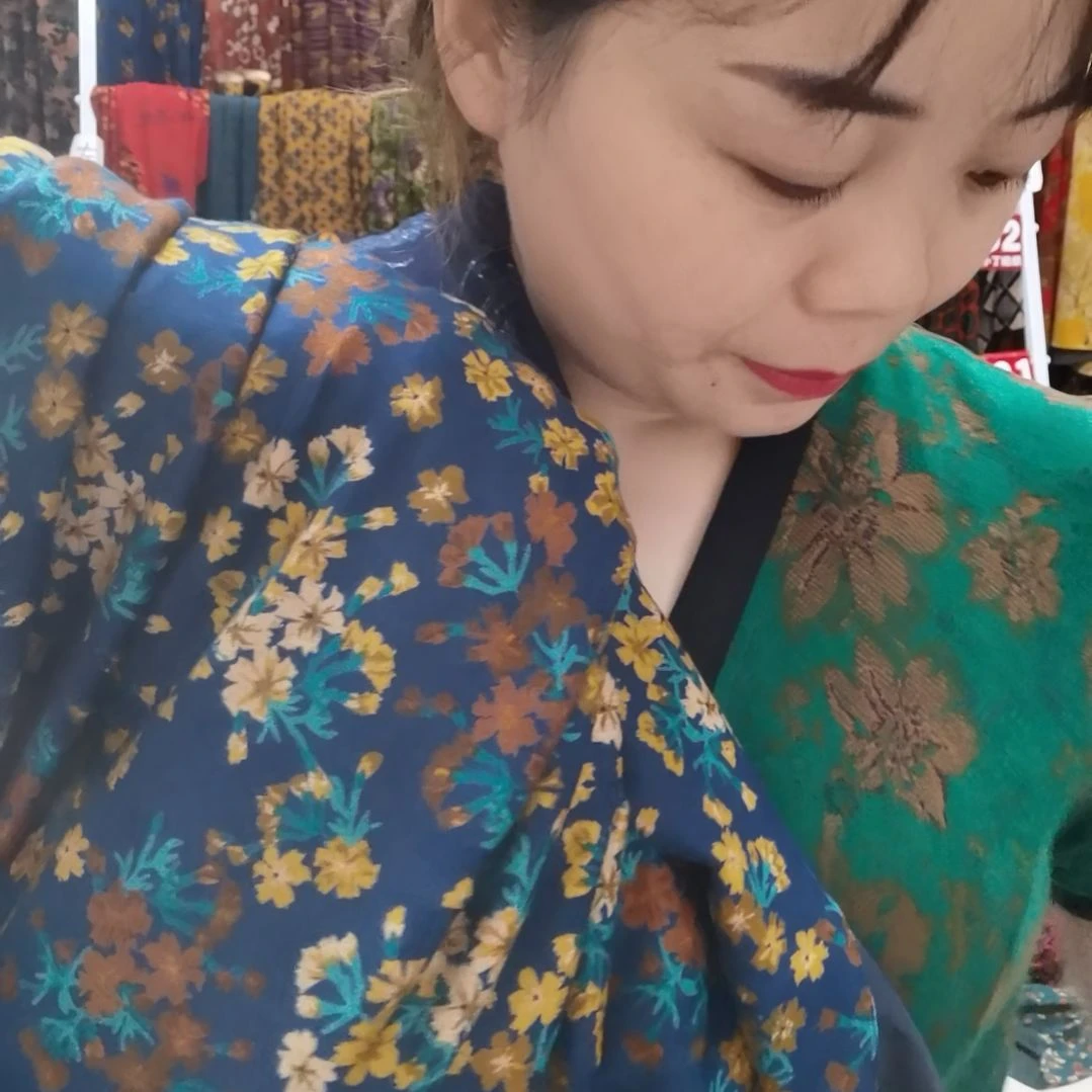 混纺两米二蓝色彩色花朵新