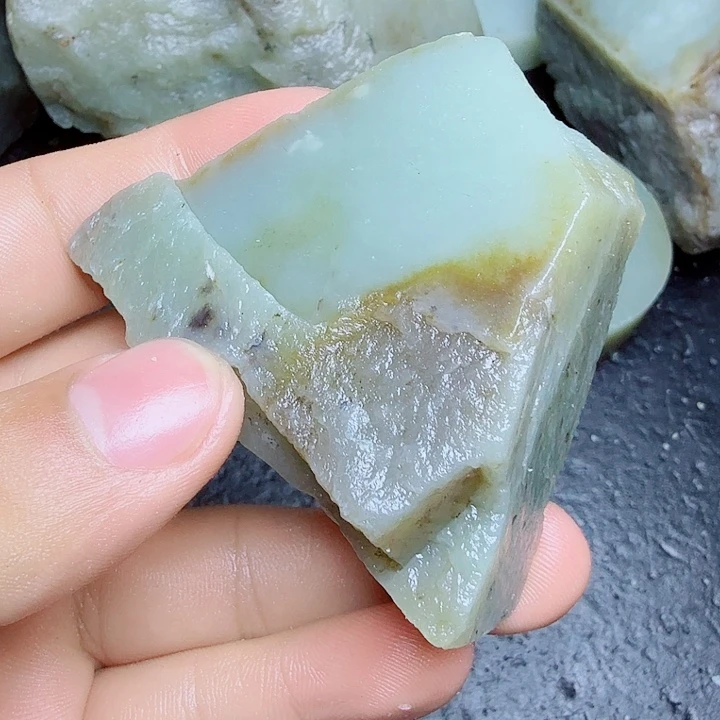 未镶嵌和田玉（糖玉）珠宝奇石