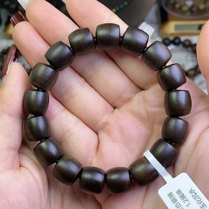 沉香手串与***?越南芽庄白棋楠玉化沉水