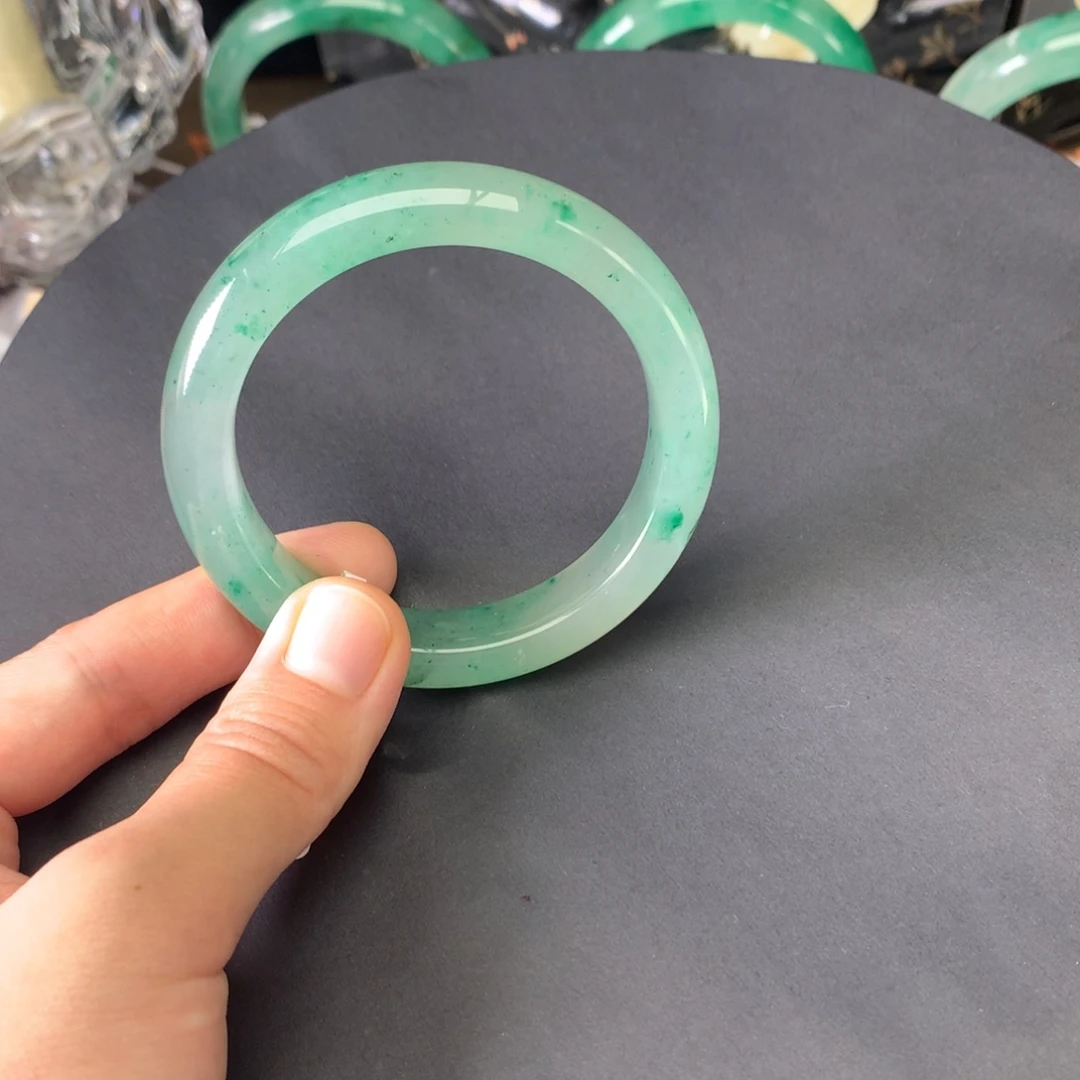 石英质玉（非洲翠）合金手镯