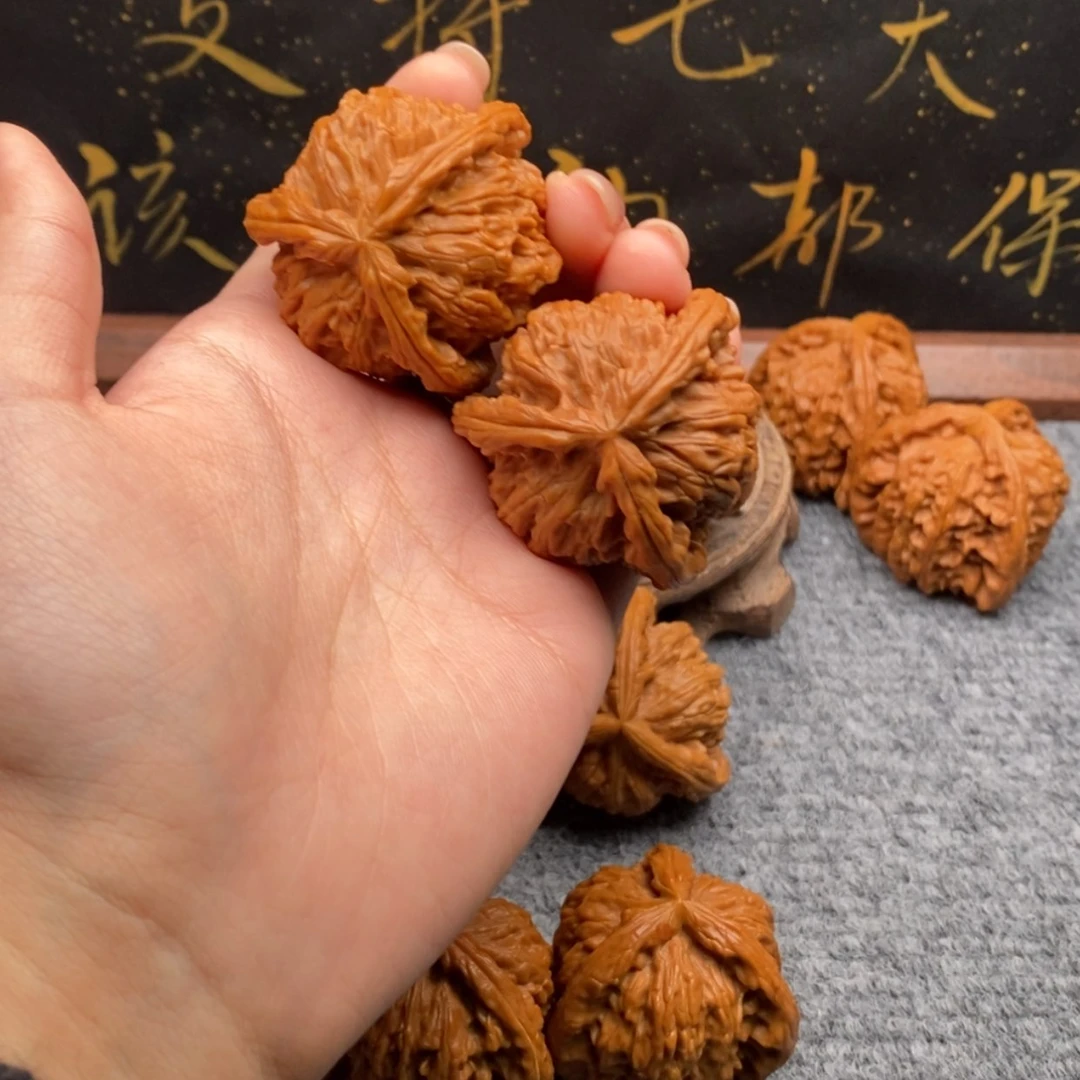 【闪购商品】吊坠文玩核桃不****律