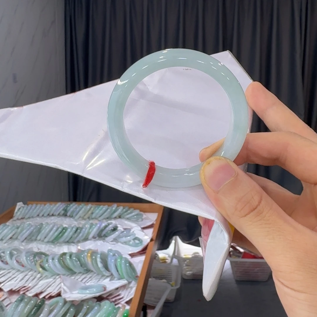 翡翠手镯未镶嵌L**?纯天然缅甸翡翠A货