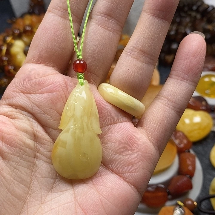 未镶嵌琥珀裸石手机挂件