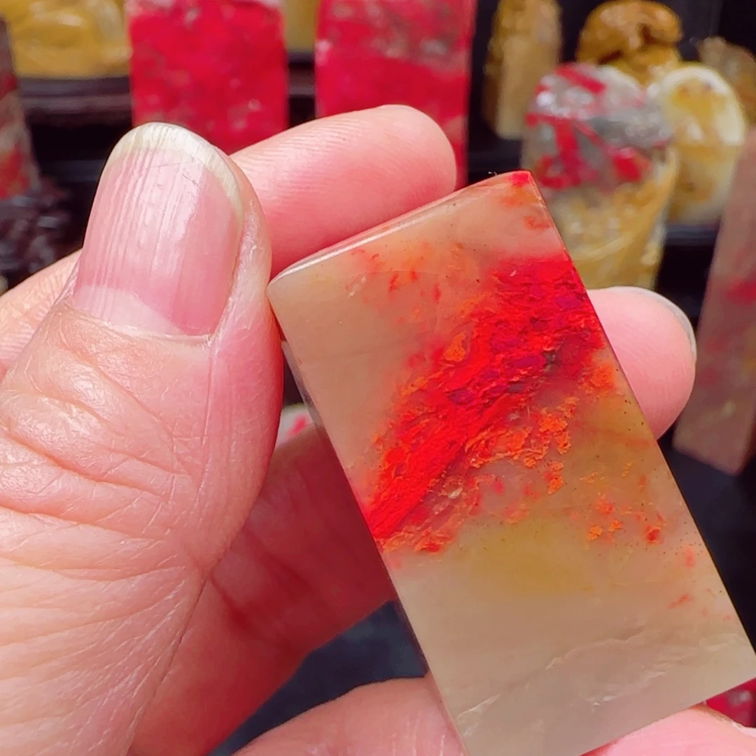 昌化石昌化鸡血石