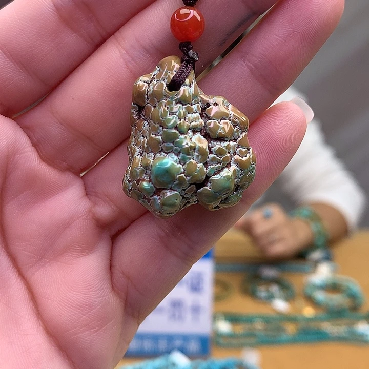 未镶嵌绿松石原矿