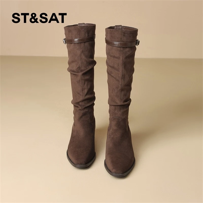 星期六棕色尖头时装靴女款2025显瘦时装靴不过膝绒面美拉德堆堆靴