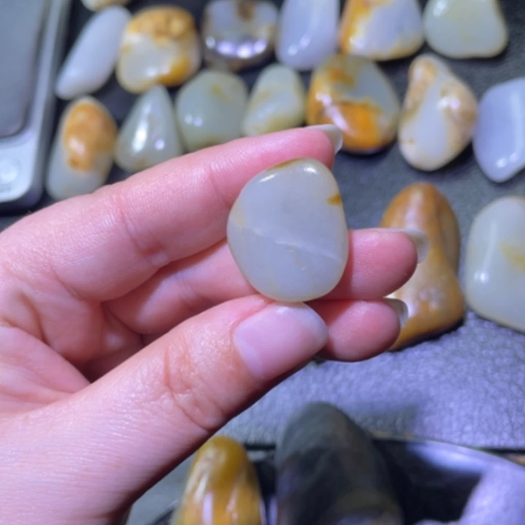 【闪购商品】颈饰未镶嵌和田玉（子料）