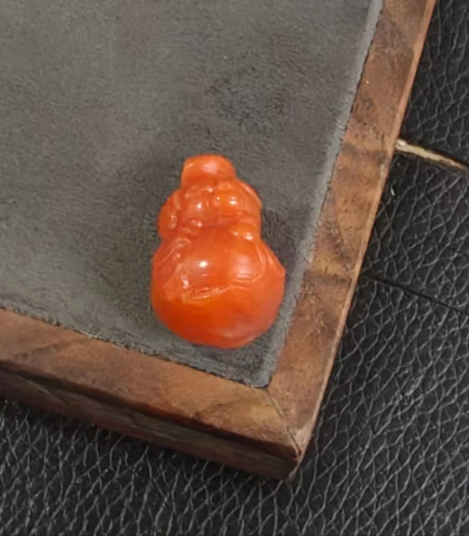 精美南红玛瑙雕刻葫芦一个HL1