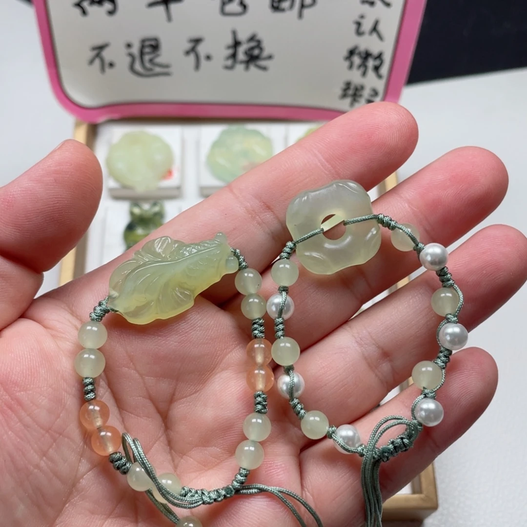 未镶嵌蛇纹石玉颈饰