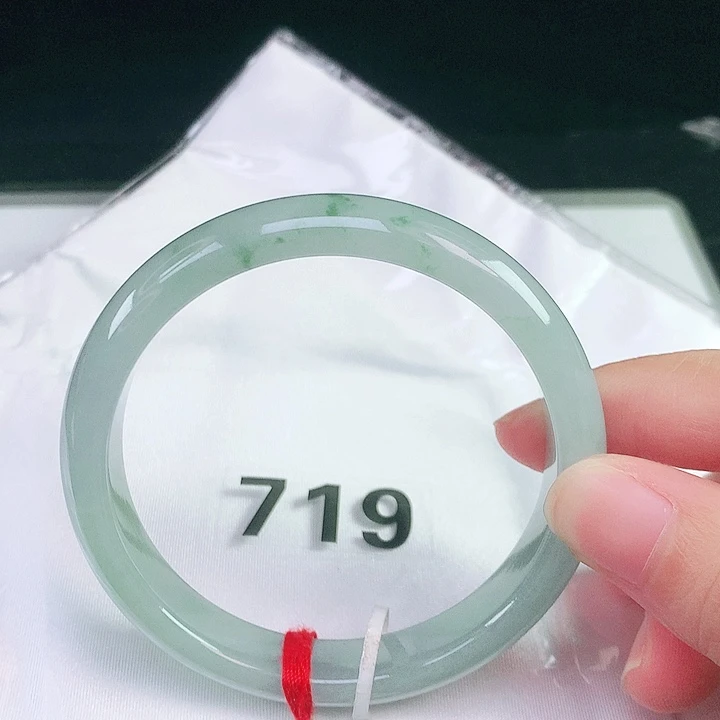 翡翠未镶嵌手镯（圆镯）58.5