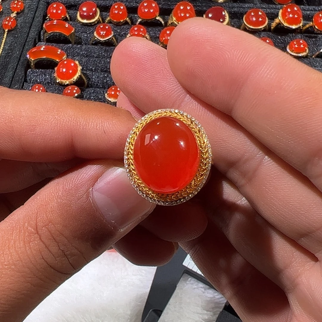 南红玛瑙18K金镶嵌戒指