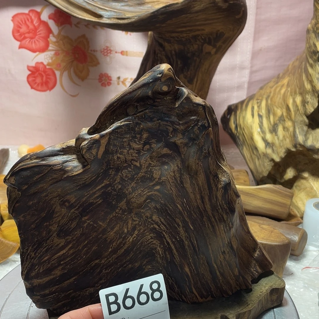 擎***苍玉木（非红木类）土沉香香木摆件