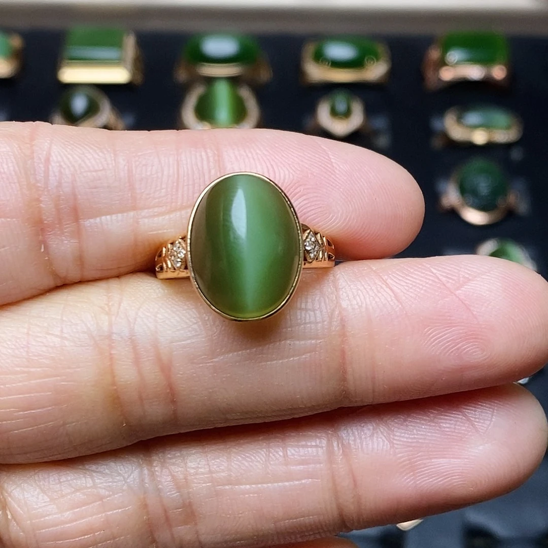 和田玉（碧玉）戒指18K金镶嵌我***梭