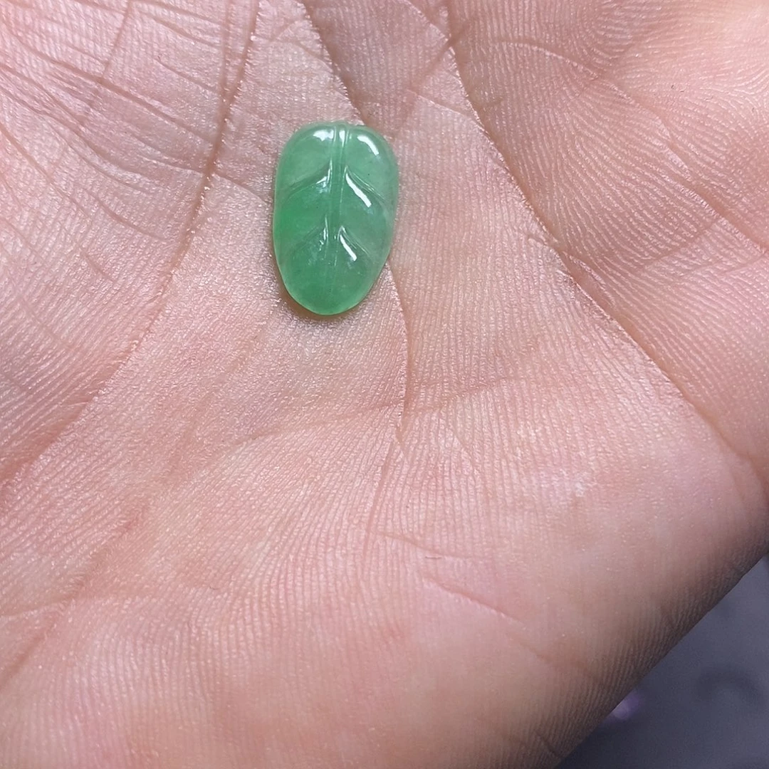 翡翠未镶嵌颈饰00001