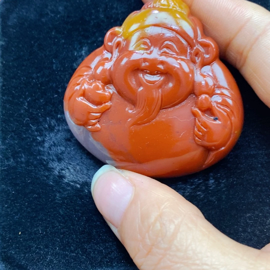 未镶嵌石英质玉（黄龙玉）颈饰