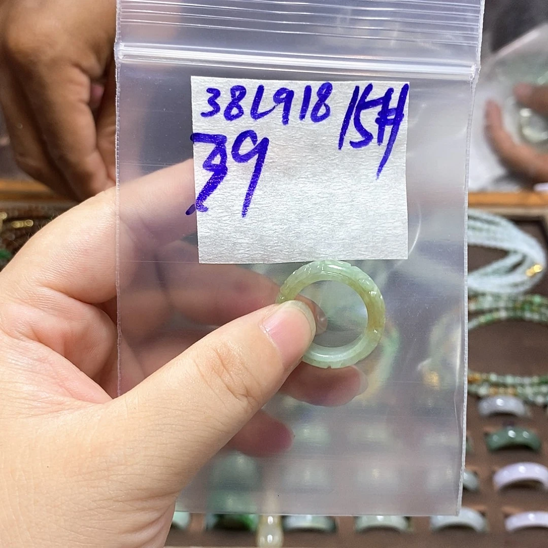 未镶嵌定制翡翠翡翠