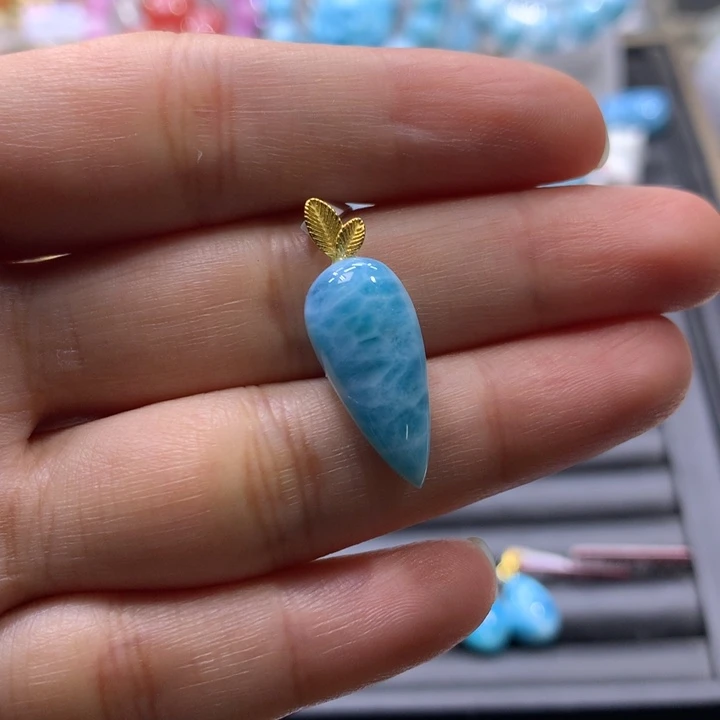 银S925镀金镶嵌针钠钙石（海纹石）吊坠(不含链)水滴吊坠色差略异