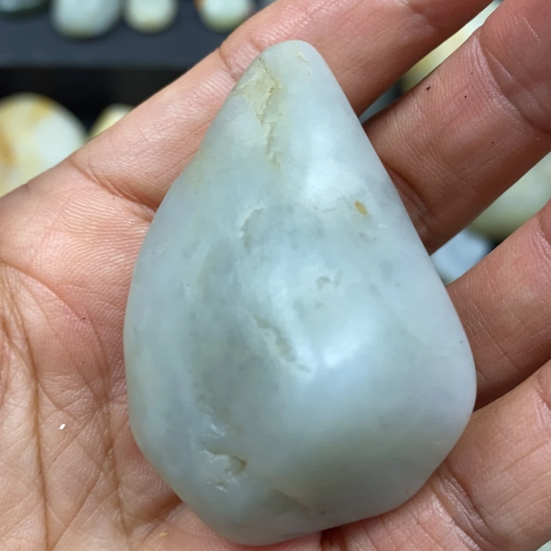 未镶嵌和田玉（子料）摆件