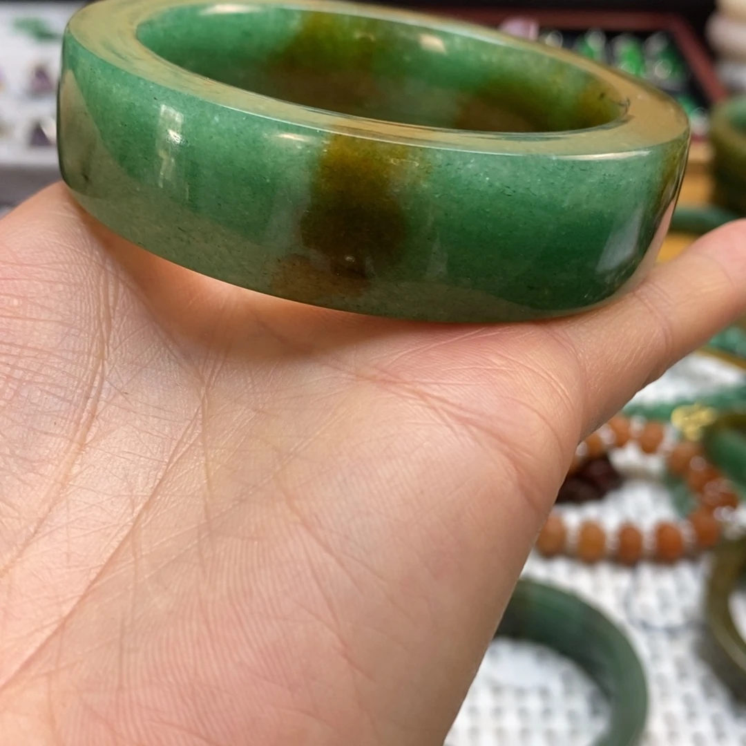 石英质玉未镶嵌手镯福**照