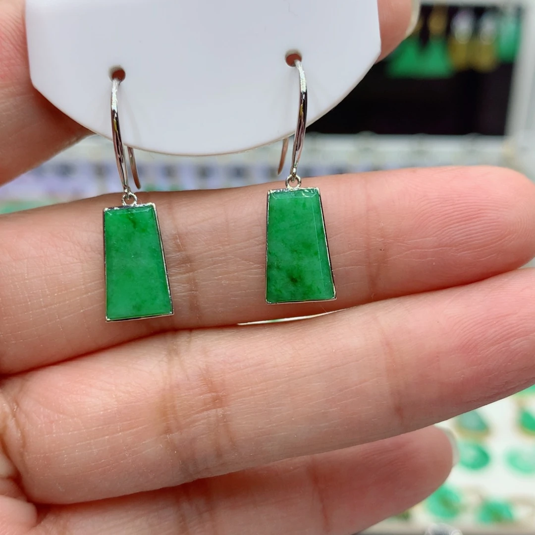 翡翠18K金镶嵌耳饰