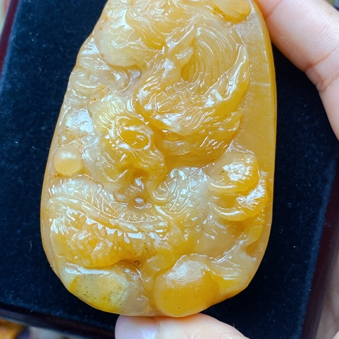 石英质玉（黄龙玉）未镶嵌颈饰