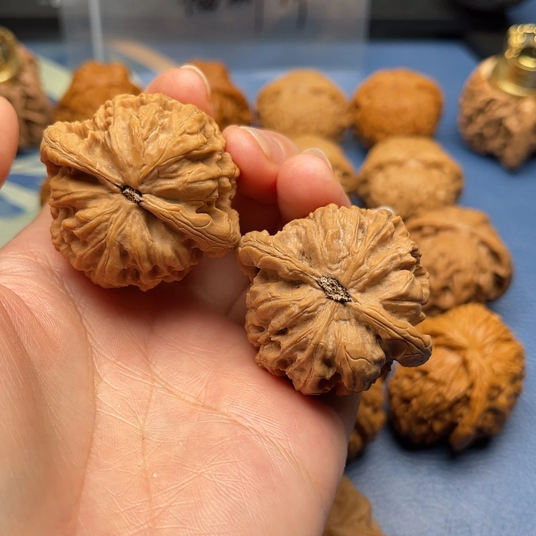 锟***文玩核桃吊坠绣球