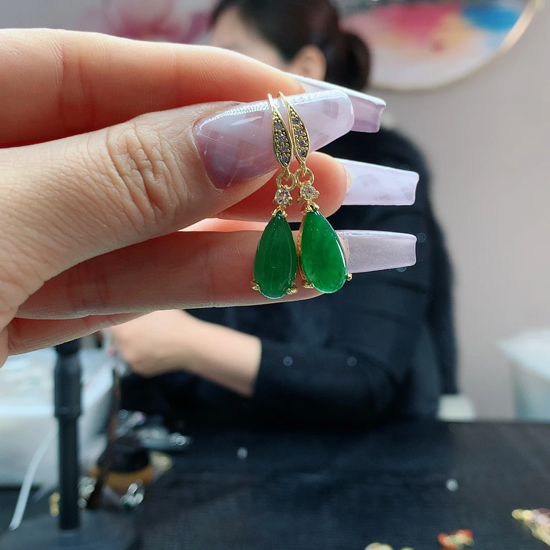 【闪购商品】石英质玉耳坠未镶嵌