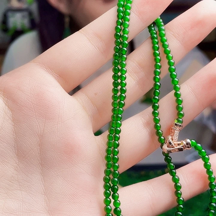 翡翠未镶嵌颈饰多样性