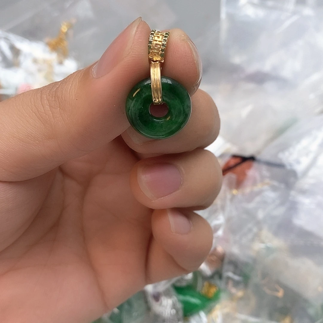 翡翠未镶嵌颈饰88