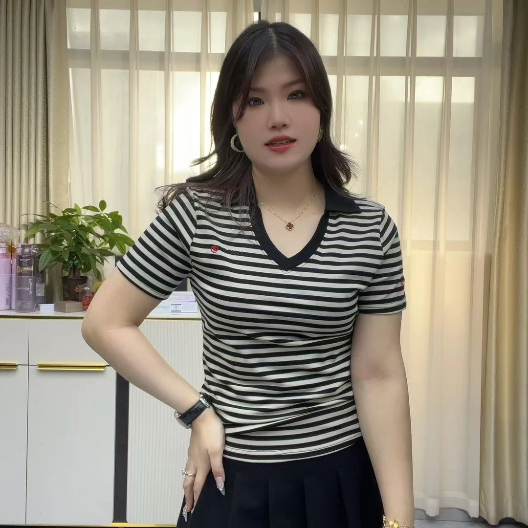 小鑫肝@现货浮力V字领字母刺绣插肩袖简宁休闲百搭T恤 6671