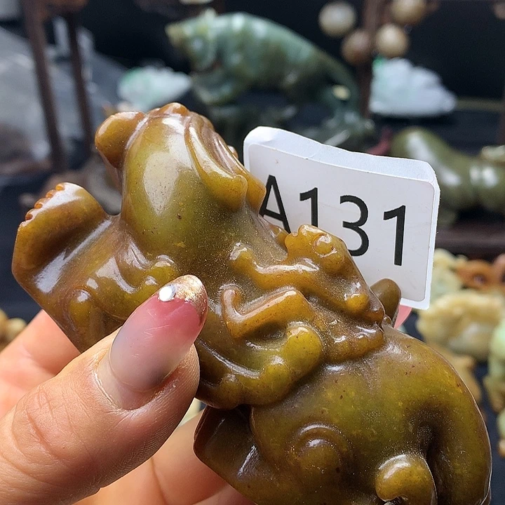 和田玉未镶嵌车挂