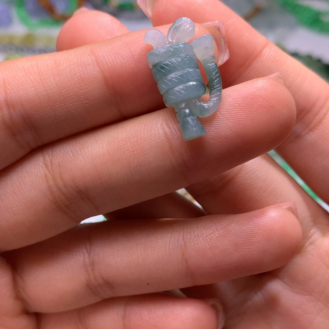 定制翡翠未镶嵌绳子