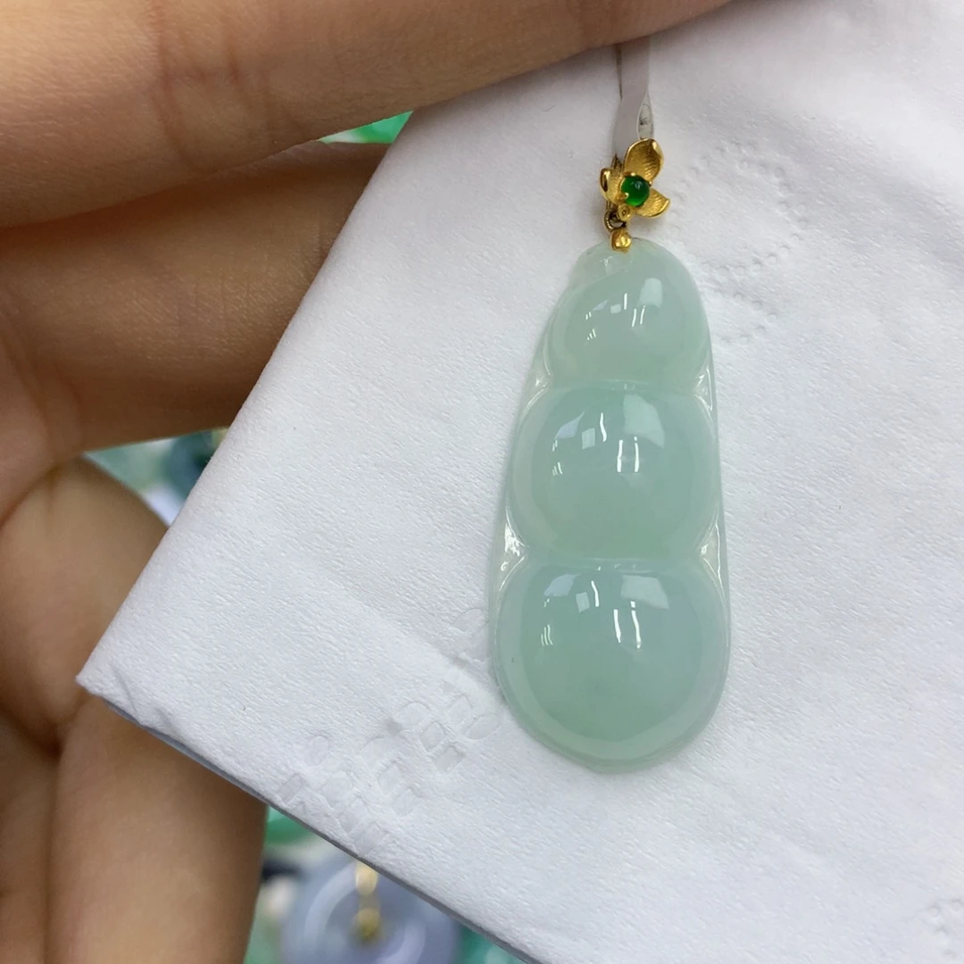 翡翠18K金镶嵌颈饰翡翠