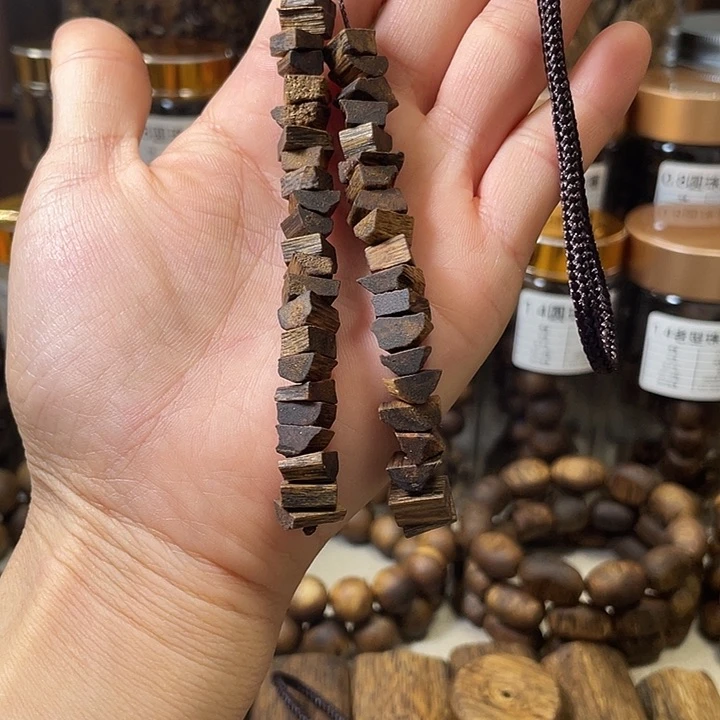 沉香碎屑沉香车挂