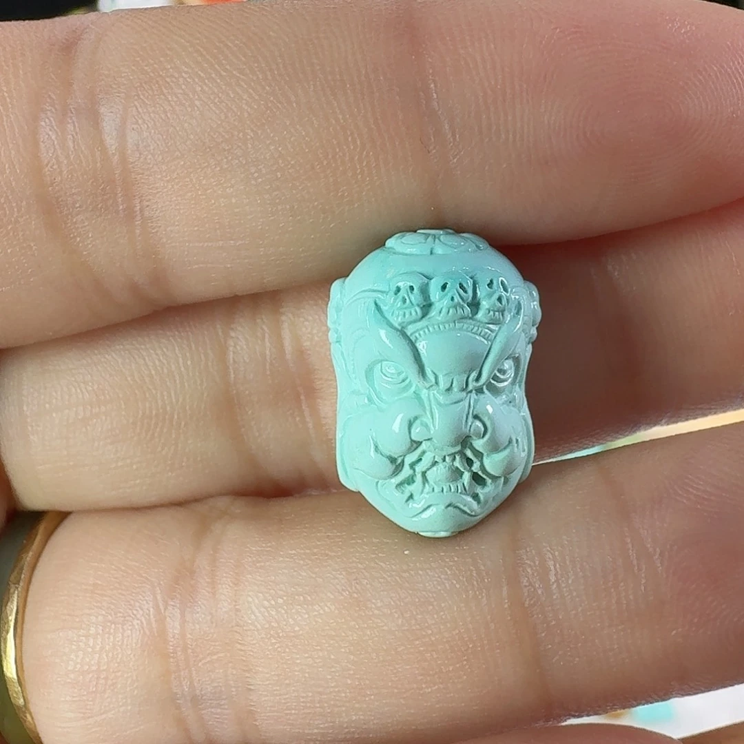 绿松石未镶嵌颈饰