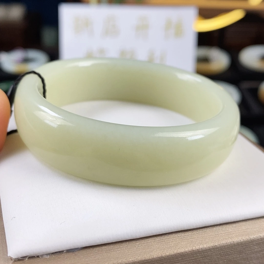 未镶嵌手镯和田玉56.57