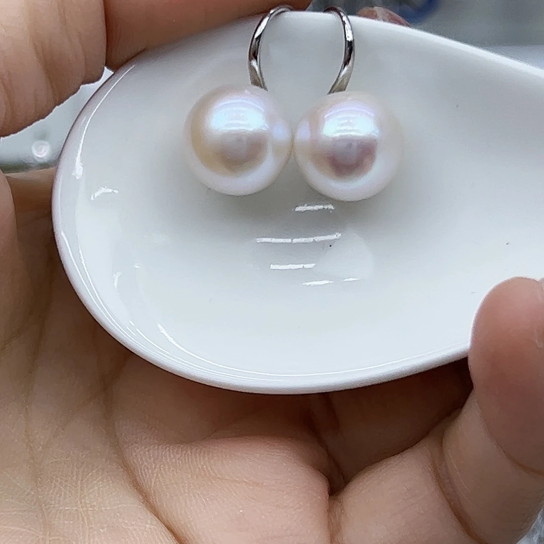 银S925镶嵌耳钉淡水珍珠琉**?