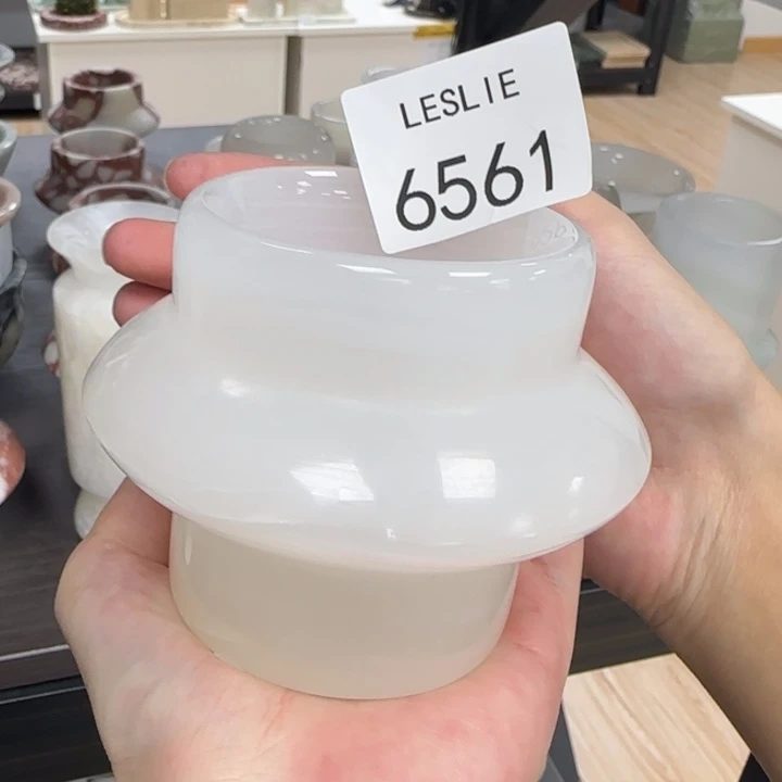 X561.         罐蜡。味道自选