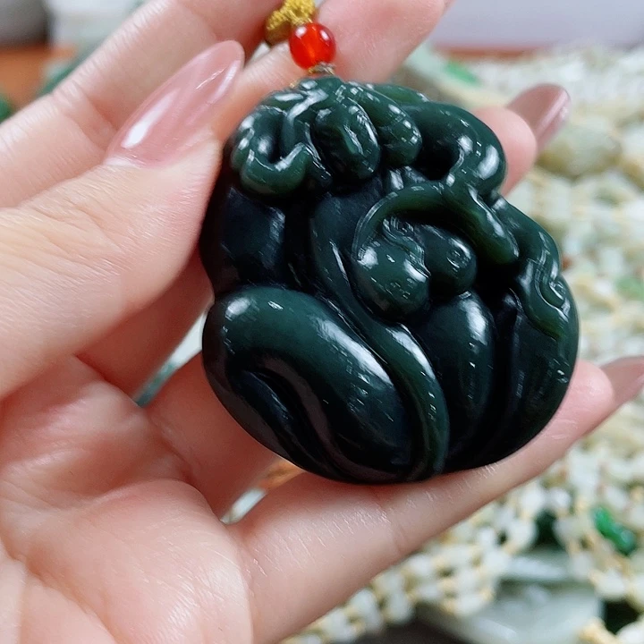 颈饰未镶嵌和田玉