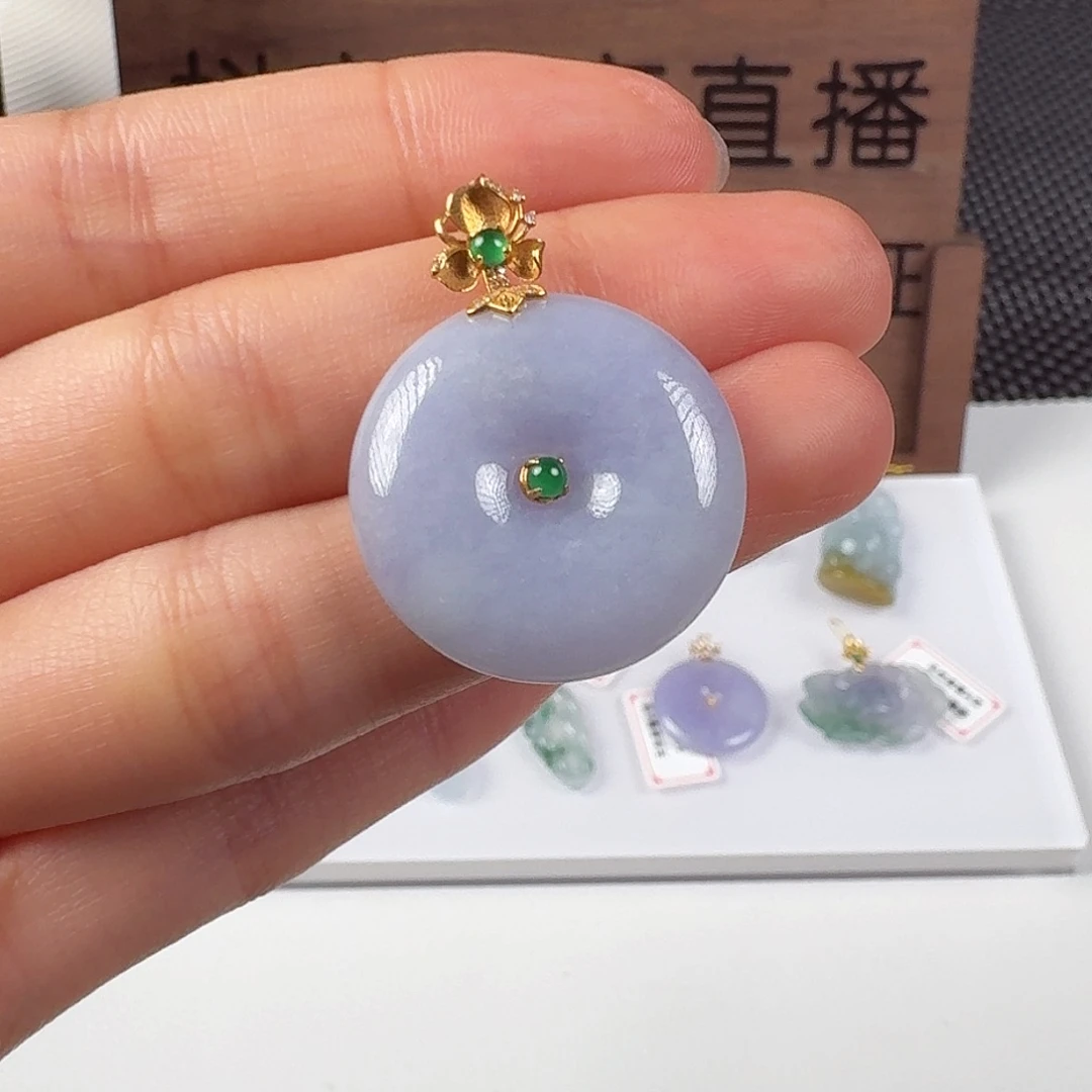 翡翠18K金镶嵌颈饰