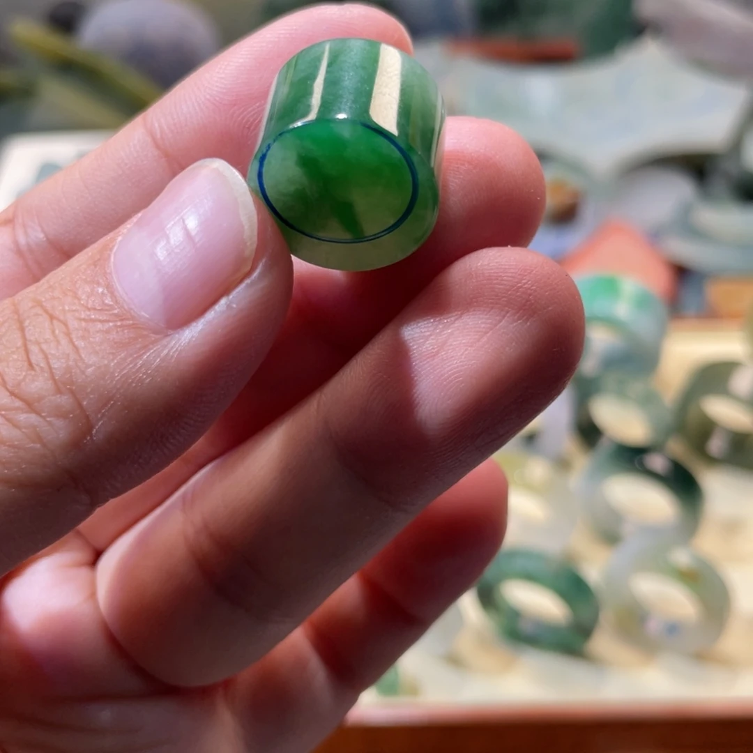 燕***子定制翡翠未镶嵌天然翡翠