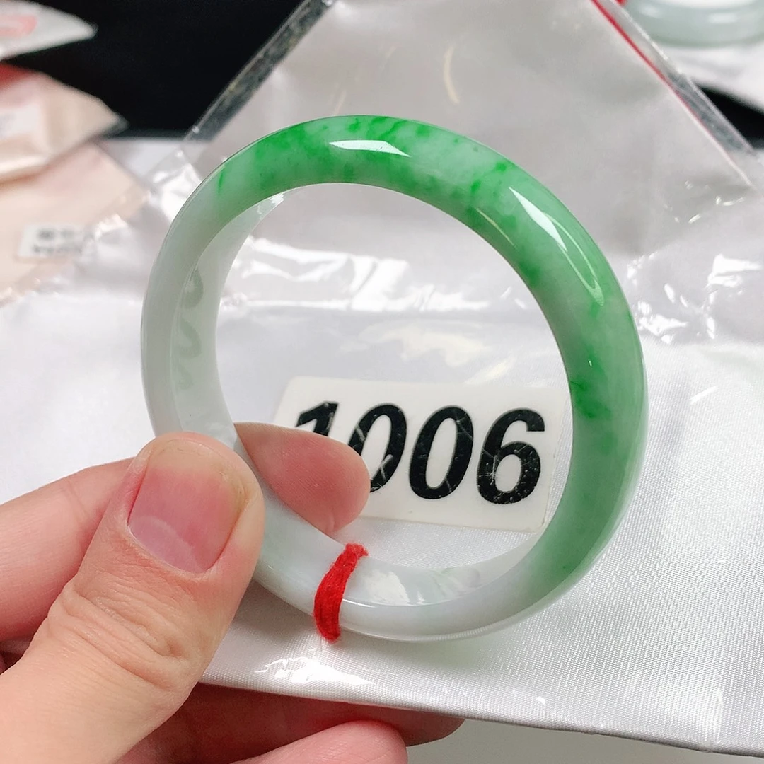 翡翠未镶嵌手镯1006