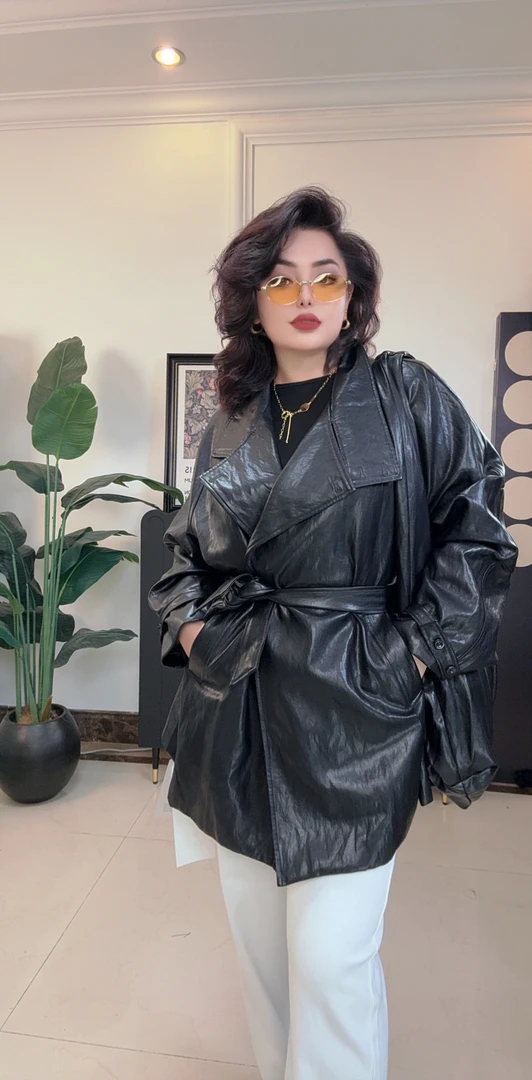 秋季皮衣女装两个颜色时尚短款韩版外套《带包包》