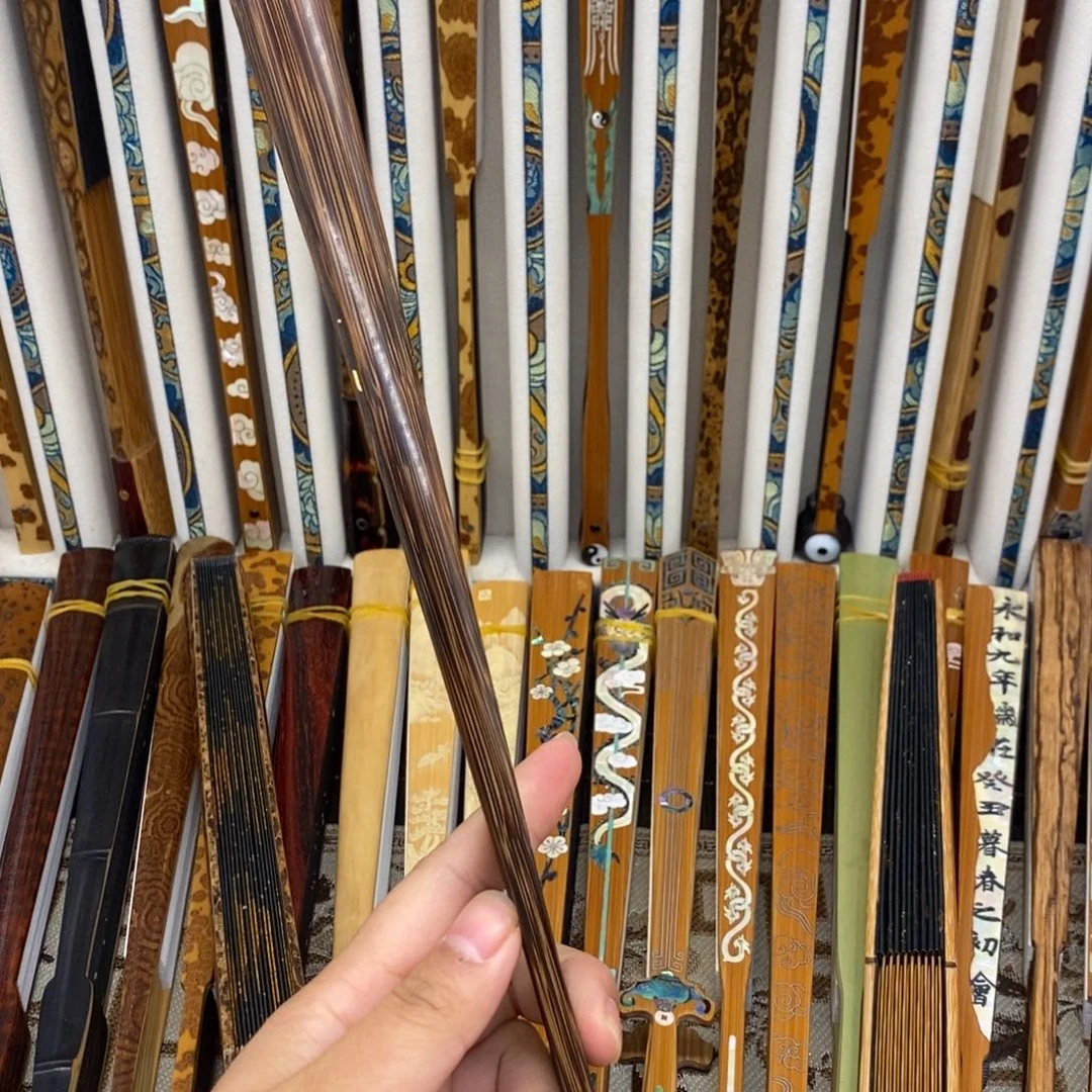 扇子L*C路路咯哦里咯哦哦路路路路咯