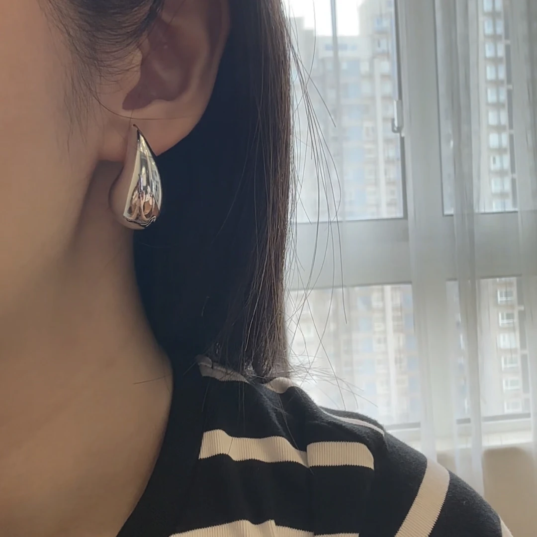 非金属树脂耳饰 欧美银色水滴逗号百搭耳钉