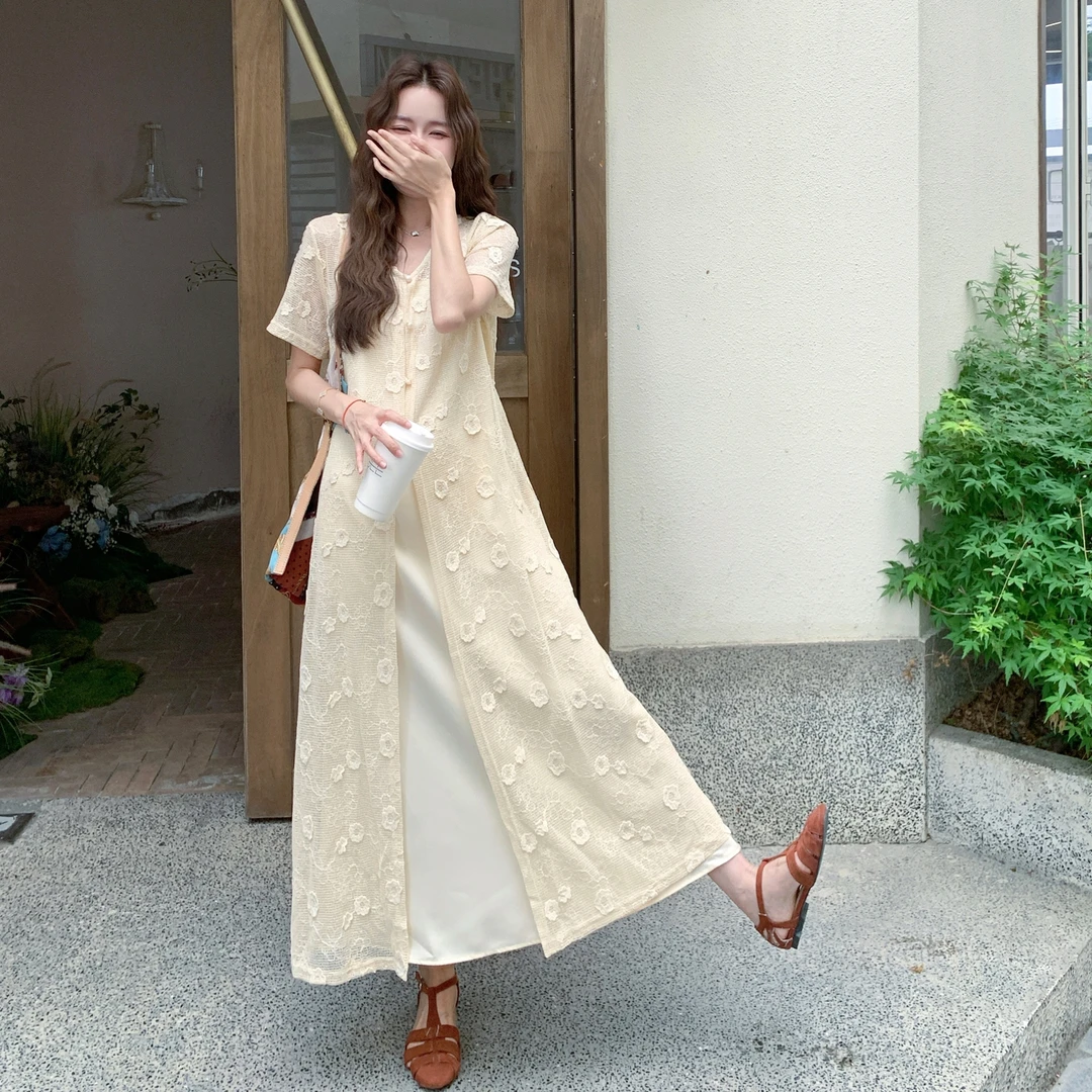 法式温柔气质套装裙女2025夏季立体花朵蕾丝开衫叠穿吊带裙两件套