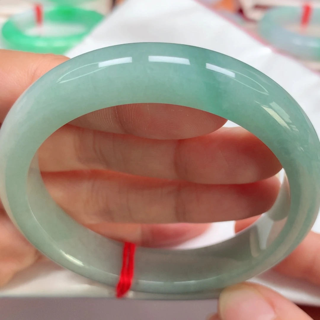 翡翠未镶嵌手镯冰胶满色